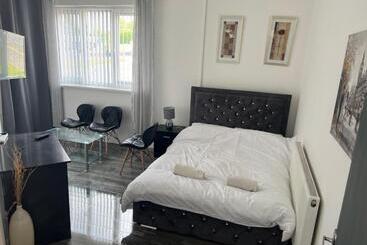 בית מלון כפרי Zams Rooms