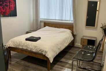 בית מלון כפרי Zams Rooms