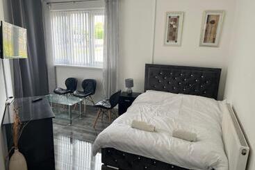 בית מלון כפרי Zams Rooms