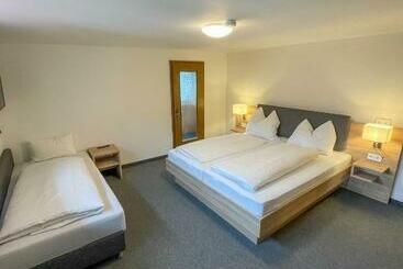 Mountain Hostel City