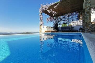 بنسيون Casa Belavista Penela   Charming Guest House   Adults Only