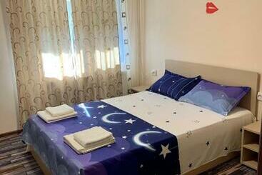 پانسیون Home For You