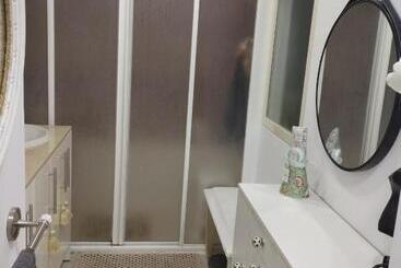 تختخواب و صبحانه Petite Chambre D Hôtes Lits Superposes Avec Salle De Bains Privee Chez Catherine A Reus