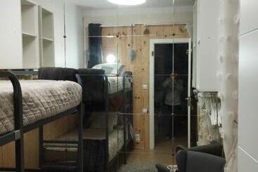 تختخواب و صبحانه Petite Chambre D Hôtes Lits Superposes Avec Salle De Bains Privee Chez Catherine A Reus