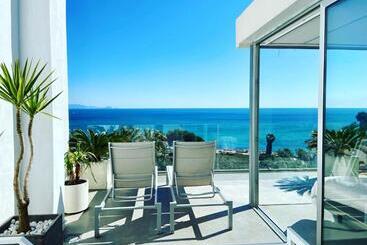 تختخواب و صبحانه La Suite Del Mar