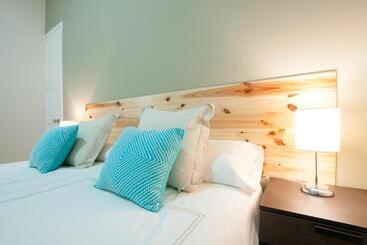 هتل Urban Suites