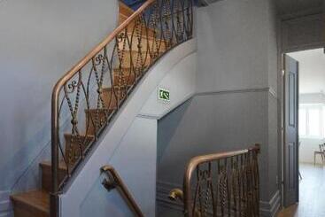 پانسیون A Botoeira Da Praça Guest House