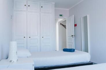 پانسیون Ocean Guesthouse Peniche