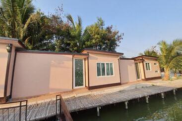 리조트 Feel Like Home แบบบ้านบ้าน