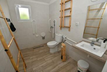 Zenia Hostel