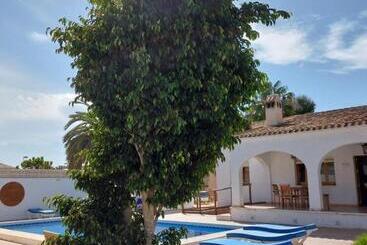 Zenia Hostel