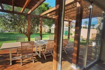 Zenia Hostel