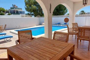 Zenia Hostel