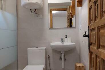 Zenia Hostel