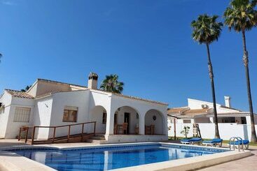 Zenia Hostel