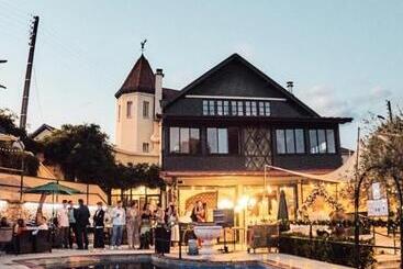 تختخواب و صبحانه La Maison Cachée Du Pavillon Bellevue