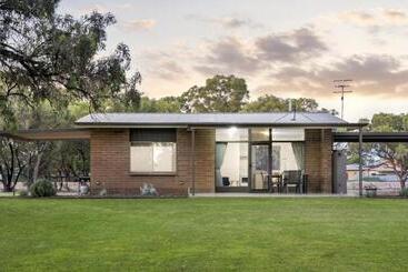 پانسیون Riversands Rest Accommodation Paringa   Coobah Cottage