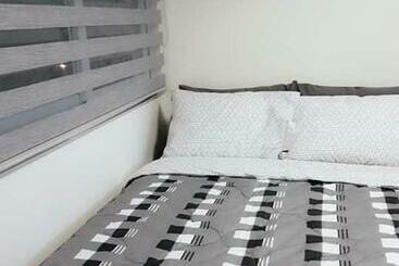 تختخواب و صبحانه Stanford Suites 2