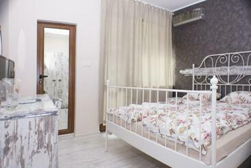 پانسیون Guest House Mikaela