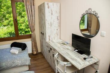 پانسیون Guest House Mikaela