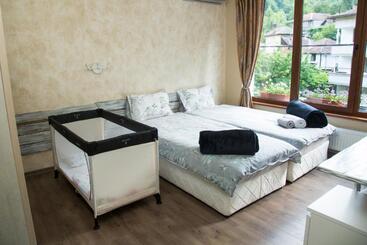 پانسیون Guest House Mikaela