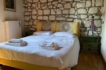 مبيت وإفطار Chalet Mirastelle
