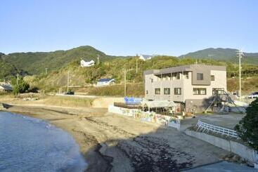 هتل Seaside Villa Hilife   Vacation Stay 99007