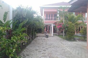 هتل Villa De Owis