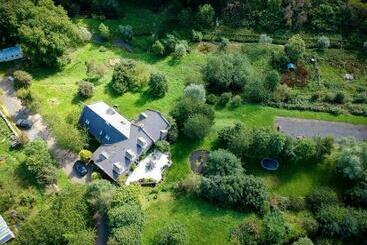 פנסיון Innis House