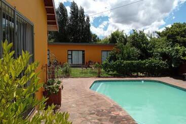 پانسیون Sonhos Dreams Self Catering Garden Cottages