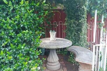 پانسیون Sonhos Dreams Self Catering Garden Cottages