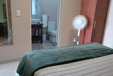 پانسیون Sonhos Dreams Self Catering Garden Cottages