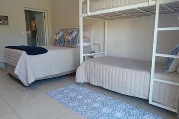 پانسیون Sonhos Dreams Self Catering Garden Cottages