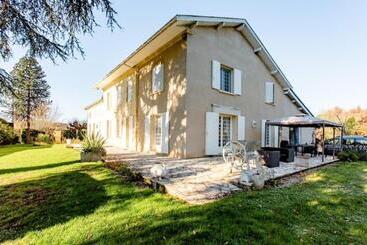 צימר Chambres D Hôtes De Charme Au Refuge Du Peintre Prés De St Emilion