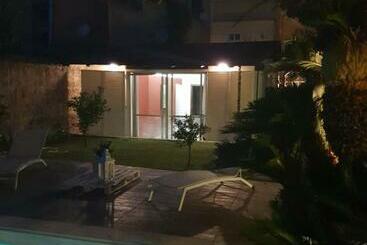 تختخواب و صبحانه Casa Castagna
