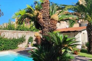 تختخواب و صبحانه Casa Castagna