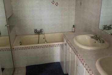 تختخواب و صبحانه Chambre Spacieuse Indépendante Dans Villa Plus Parking Privée