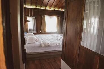 هتل Taman Dolan Home & Resort