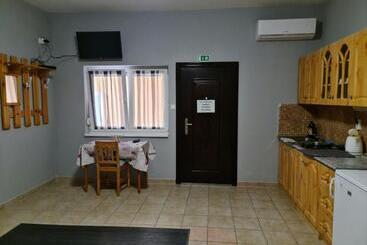 پانسیون Amina Apartman