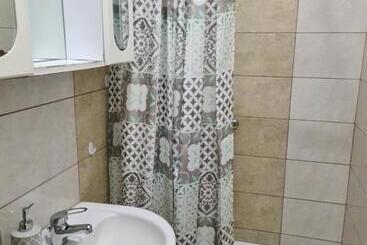 پانسیون Amina Apartman