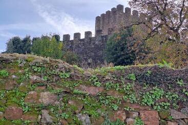 پانسیون Largo Da Fonte