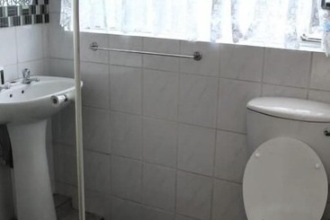 پانسیون Semeni Asante Guesthouse