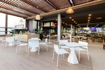 Hd Beach Resort