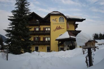 هتل Alpenresidenz Adler