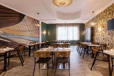 هتل Best Western Plus Hôtel Belfort Centre Gare
