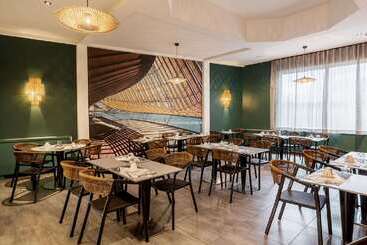 هتل Best Western Plus Hôtel Belfort Centre Gare