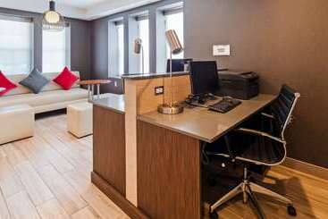 هتل Best Western Plus Fairfield