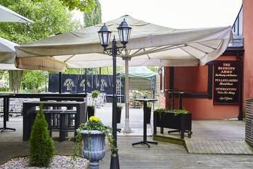 هتل Bishops Arms Koping