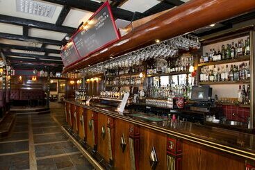 هتل Bishops Arms Koping