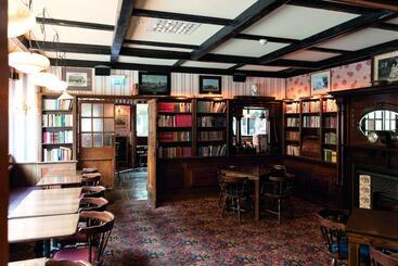 هتل Bishops Arms Koping